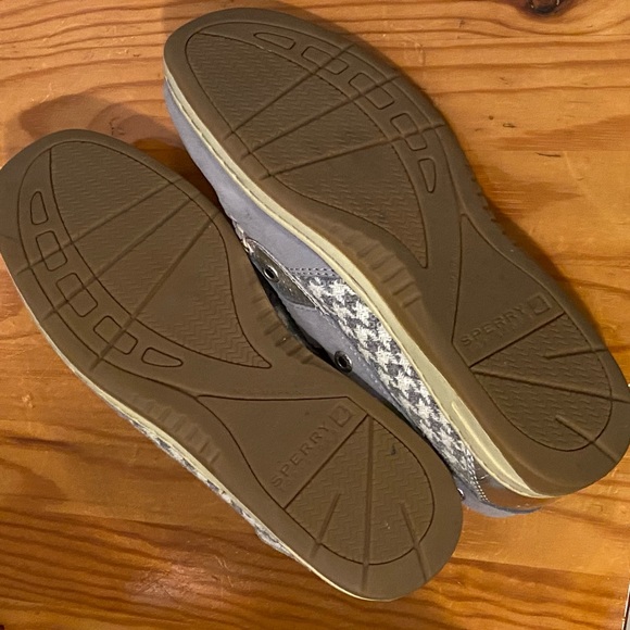 SPERRY| Silver Boat Shoe, women's 7 - Picture 7 of 13